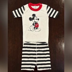 New without tags - Hanna Andersson Disney Mickey Mouse Short Pajama Set - size 5